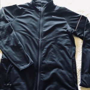 Men’s Nike lightweight Jacket size Large